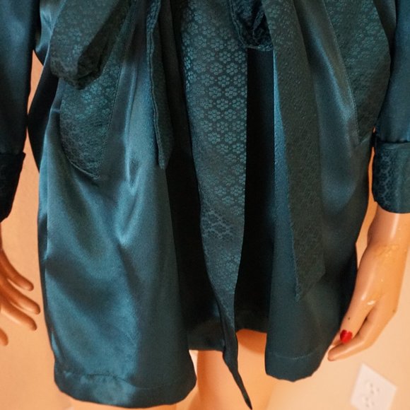 Sexy Emerald Green Victoria’s Secret Robe short - Picture 6 of 9